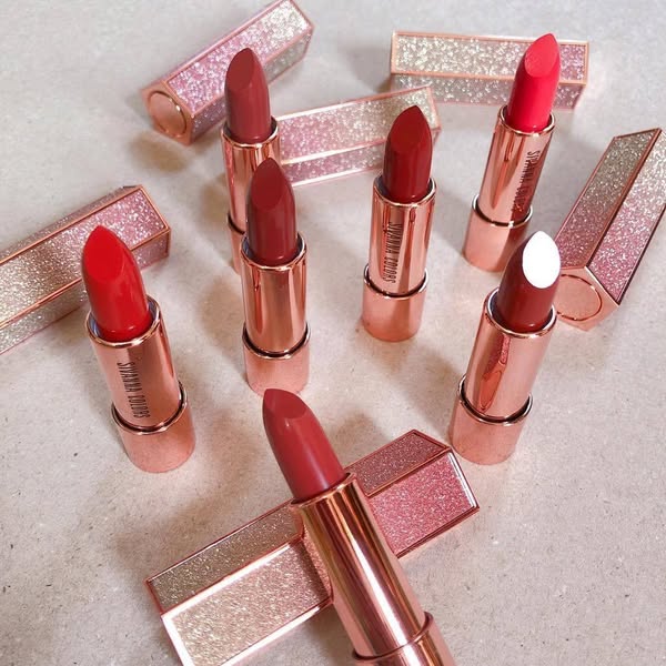 Delicate and Silky gold collagen silky moistening lipstick